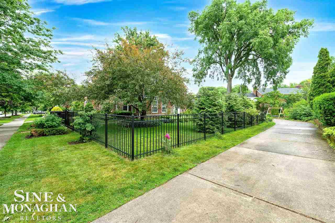 258 McMillan Road Grosse Pointe, MI 48236 - Photo 37 of 41 50079796-36.JPG