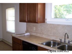 2716 Queensway Road Springfield, IL 62703 - Photo 3 of 4