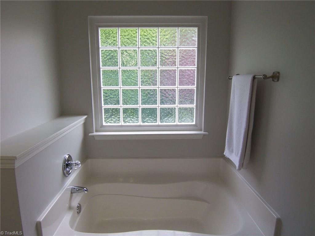 4702 Ridgefall Road Greensboro, NC 27410 - Photo 12 of 27 Gallery Image 12