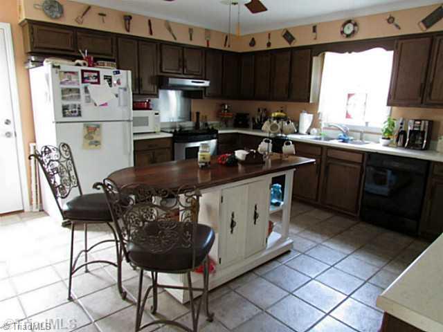 9490 Helsabeck Road Rural Hall, NC 27045 - Photo 15 of 16 Kitchen.
