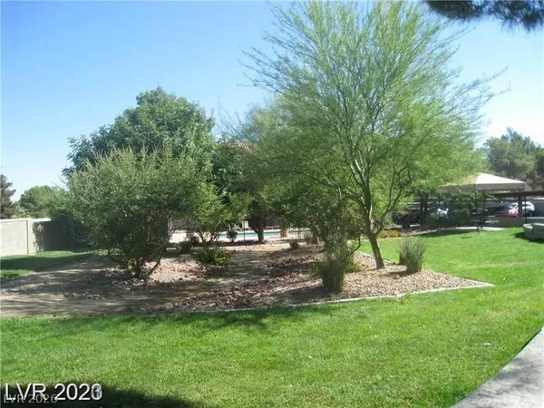 $1,250 | 5062 South Rainbow Boulevard, Unit 203, Las Vegas, NV 89118