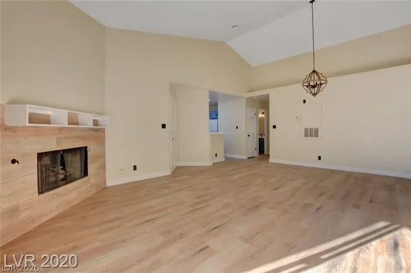 $1,250 | 5062 South Rainbow Boulevard, Unit 203, Las Vegas, NV 89118