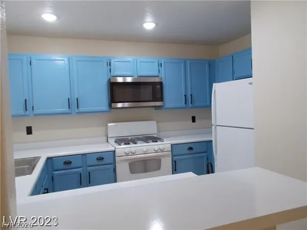 $1,250 | 5062 South Rainbow Boulevard, Unit 203, Las Vegas, NV 89118