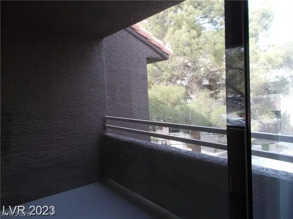 $1,250 | 5062 South Rainbow Boulevard, Unit 203, Las Vegas, NV 89118