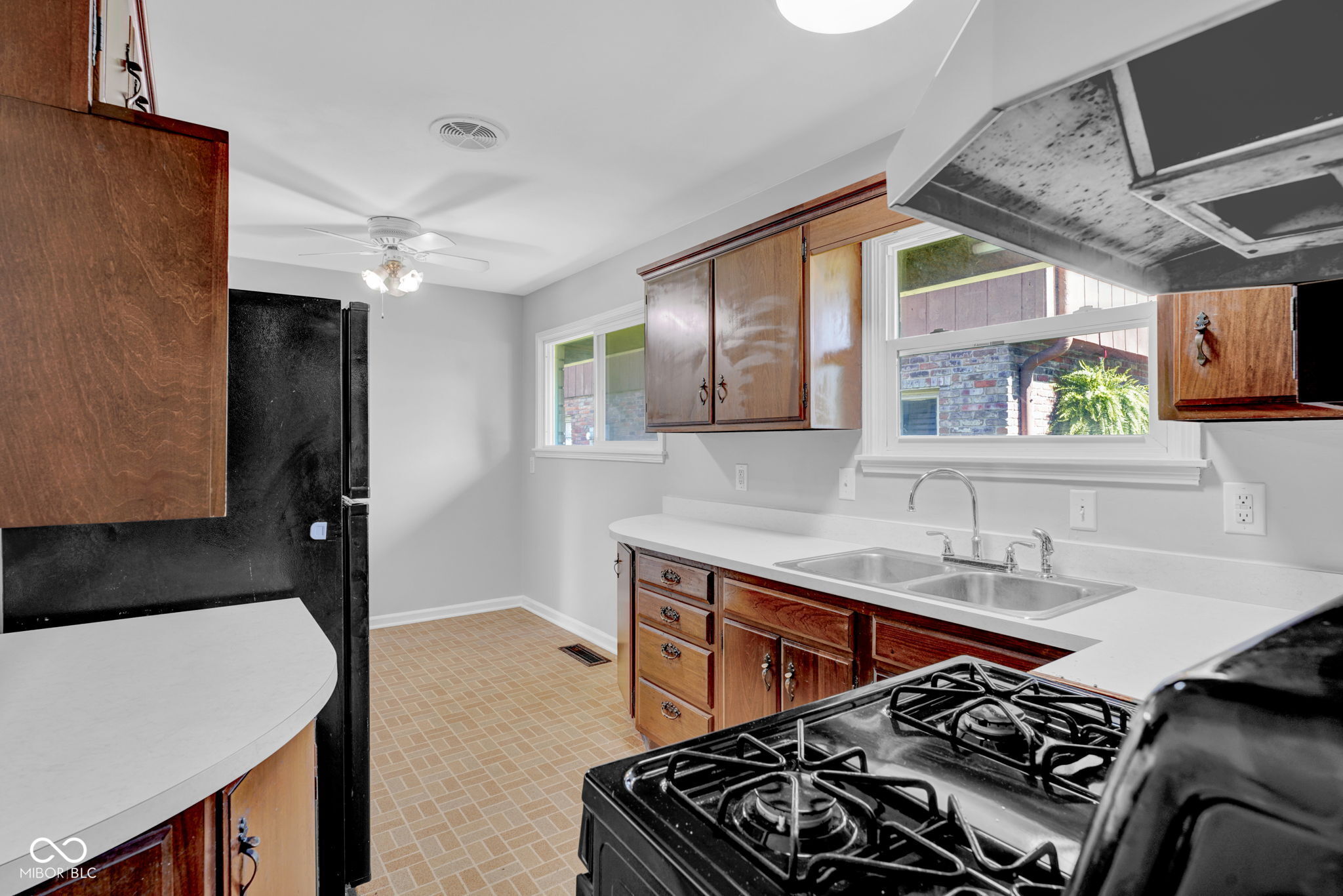 2019 19th Street Columbus, IN 47201 - Photo 8 of 22