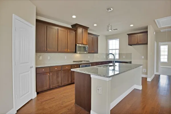 $2,500 | 2665 Villa Di Lago Drive, Unit 1, Grand Prairie, TX 75054