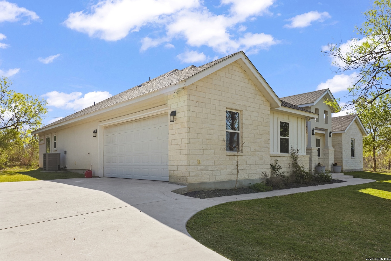 1401 Hartfield Road Seguin, TX 78155 - Photo 4 of 47