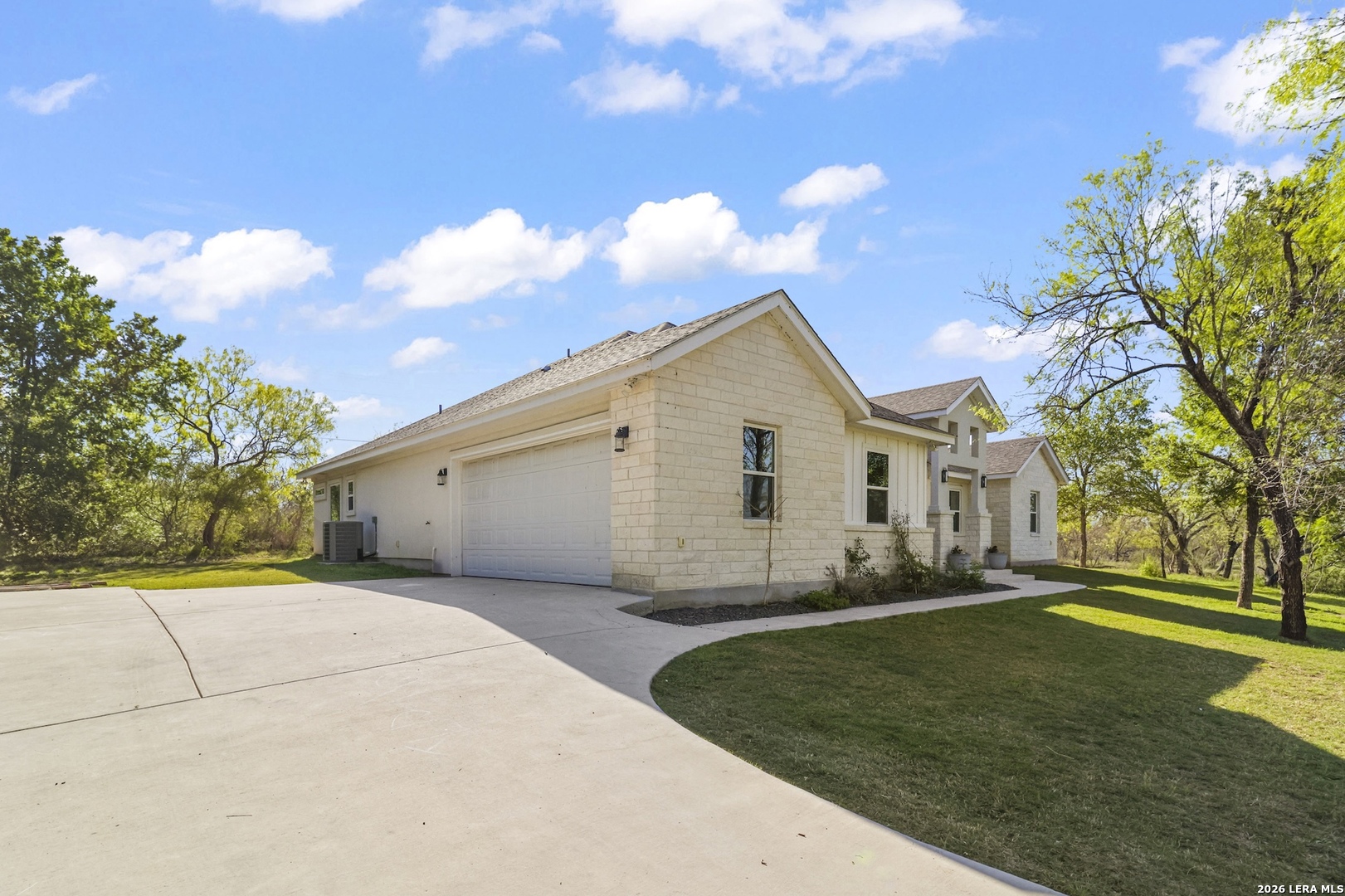 1401 Hartfield Road Seguin, TX 78155 - Photo 5 of 47