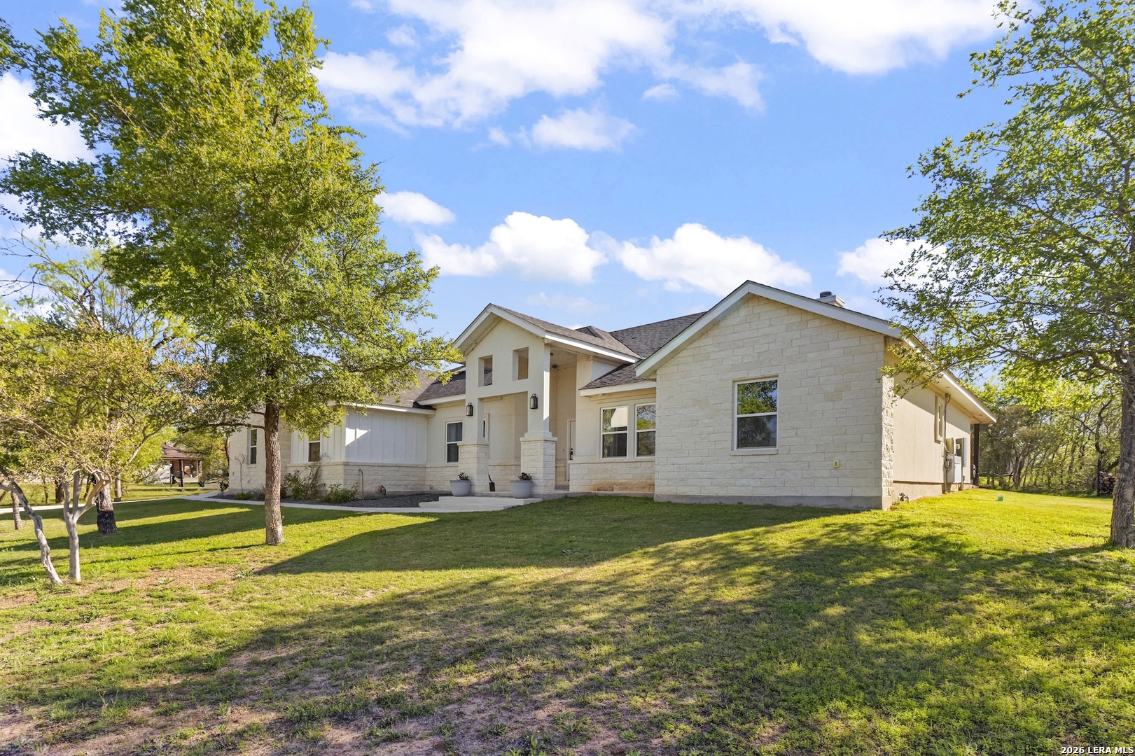 1401 Hartfield Road Seguin, TX 78155 - Photo 7 of 47