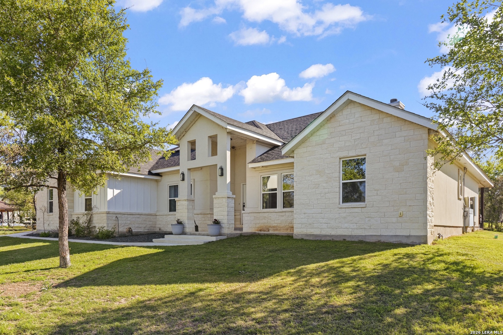 1401 Hartfield Road Seguin, TX 78155 - Photo 8 of 47