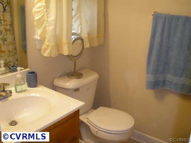 470 Towinque Farm Road Hanover, VA 23069 - Photo 10 of 10 Other - The master bath has a tub and shower combo