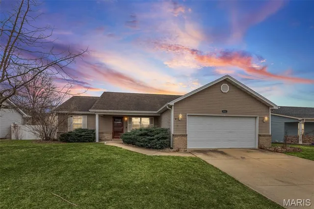 $300,000 | 521 Jeffrey Pine Court, O'Fallon, IL 62269