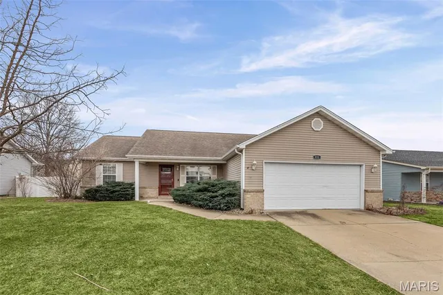 $300,000 | 521 Jeffrey Pine Court, O'Fallon, IL 62269