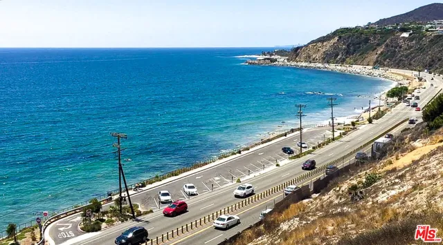 $999,000 | 17860 Lecco Lane, Pacific Palisades, CA 90272