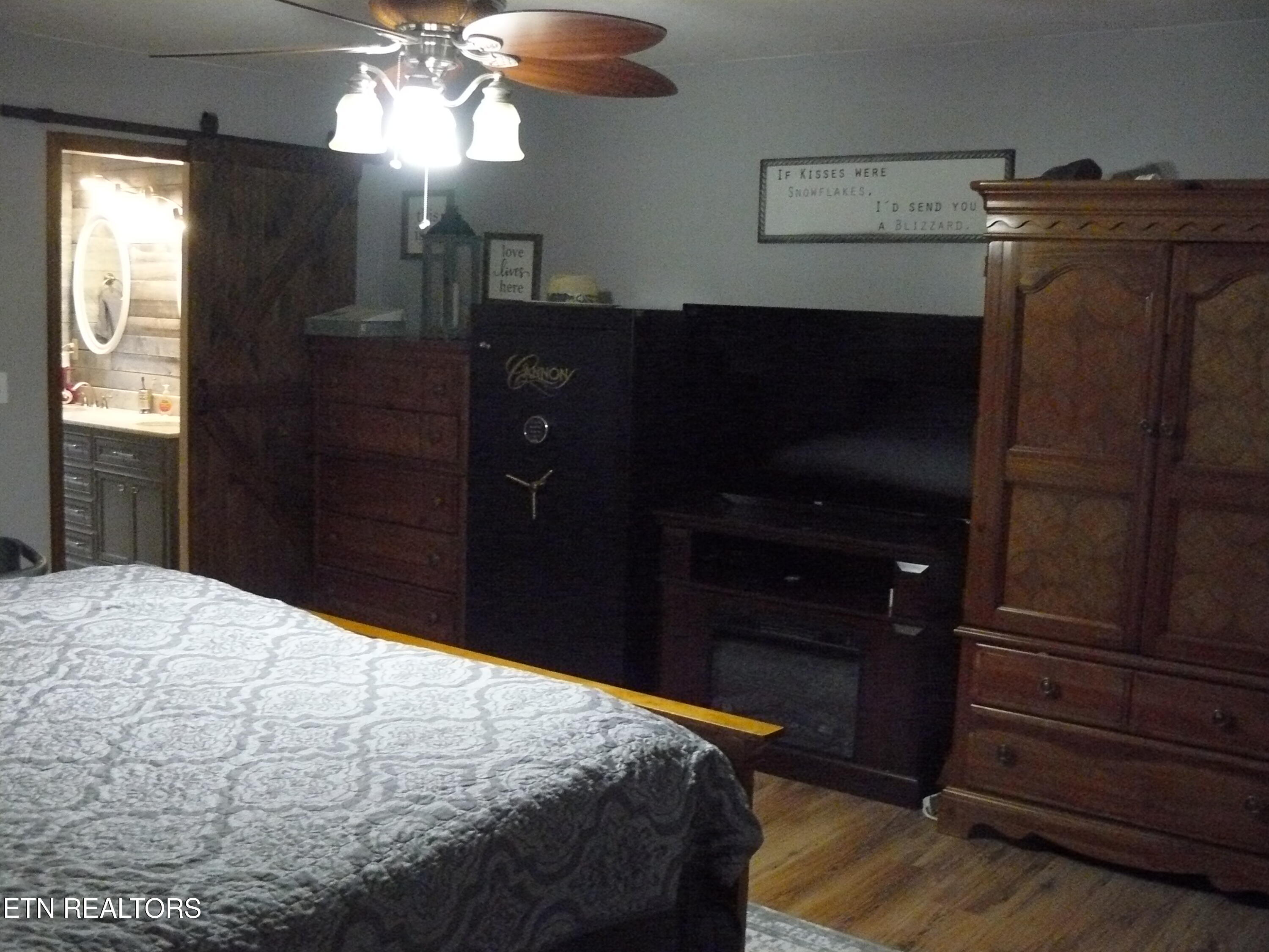 216 Mountain Road New Tazewell, TN 37825 - Photo 20 of 28 P1430469