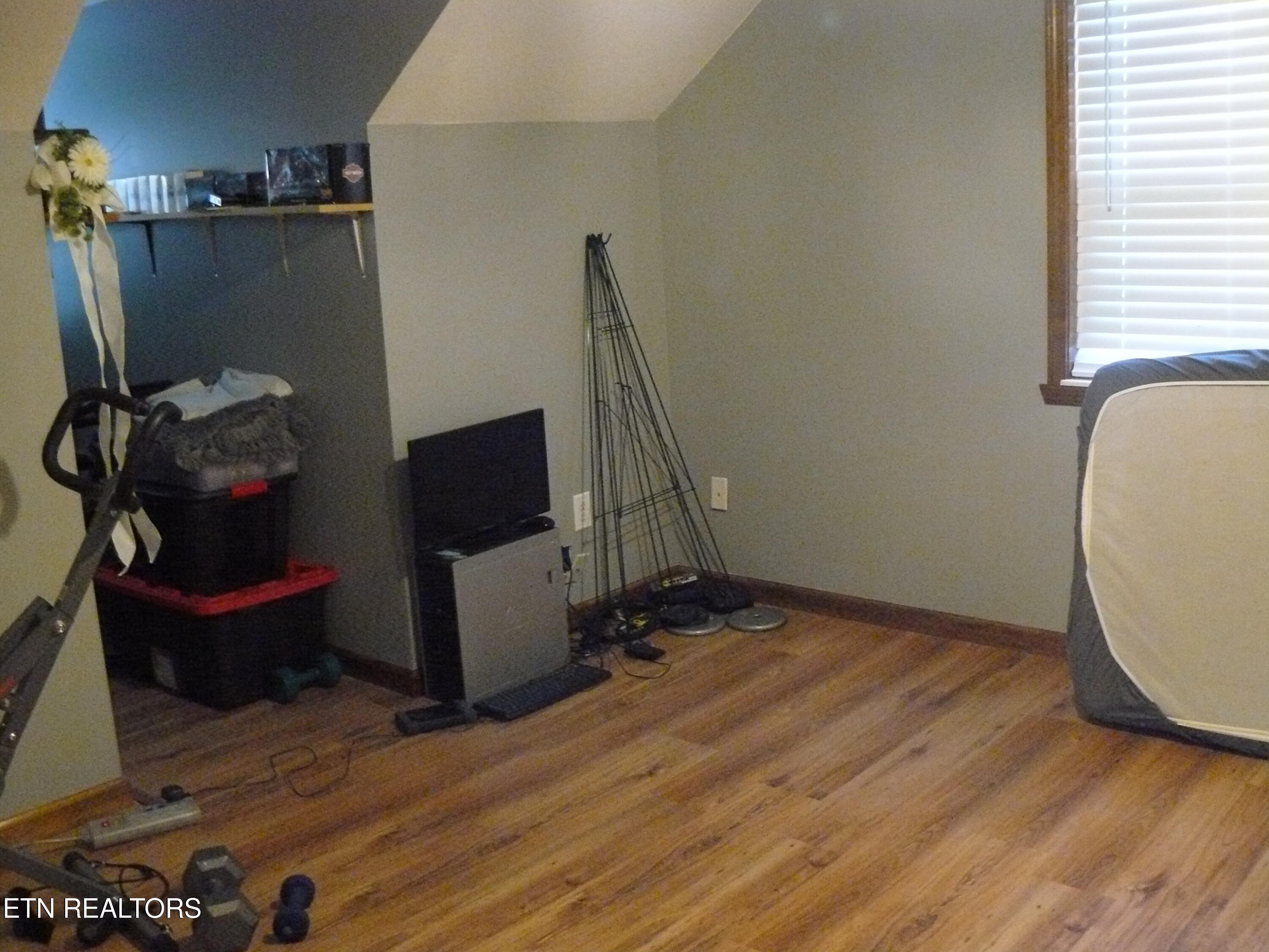 216 Mountain Road New Tazewell, TN 37825 - Photo 28 of 28 P1430477