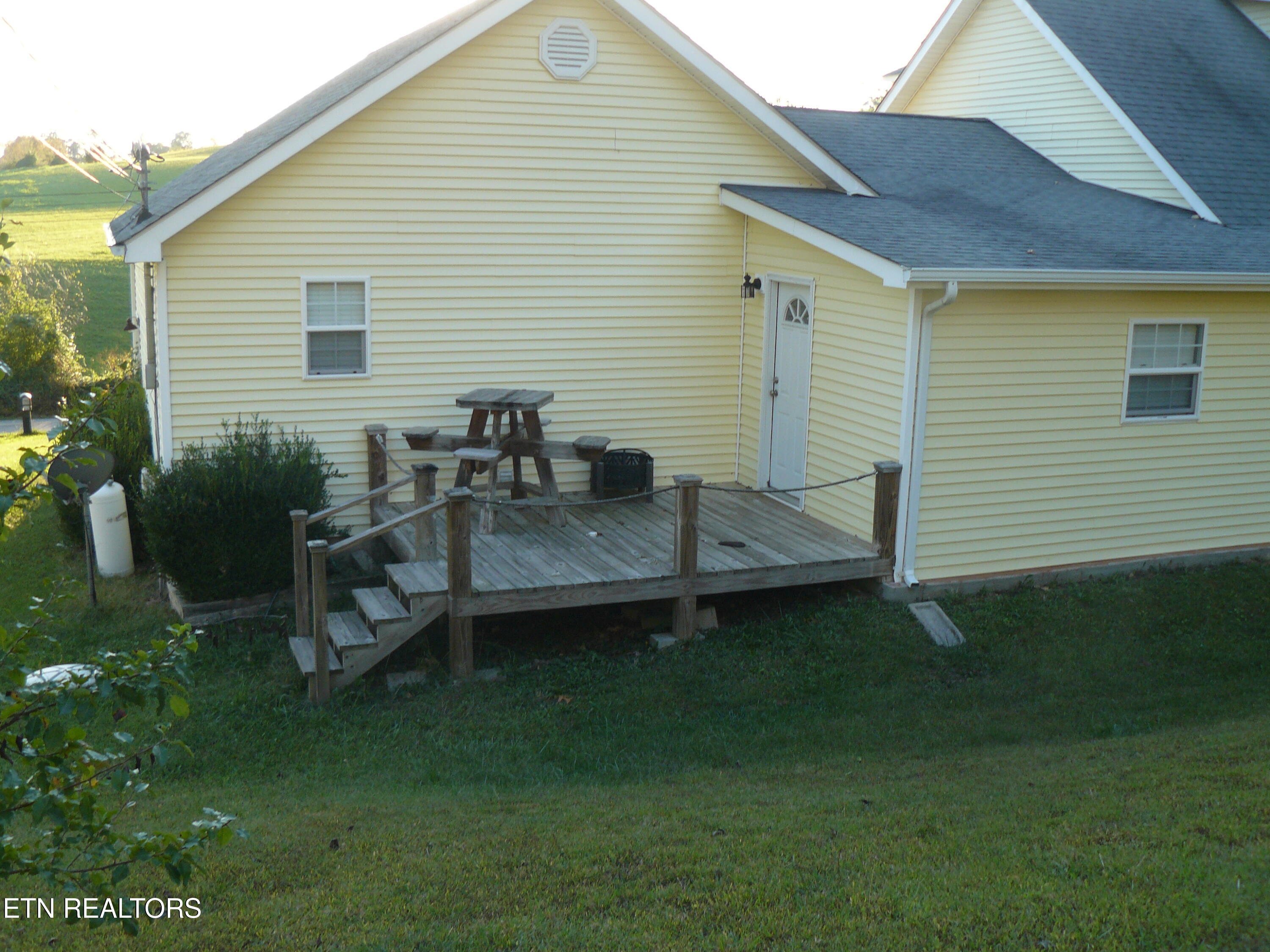 216 Mountain Road New Tazewell, TN 37825 - Photo 7 of 28 P1430452