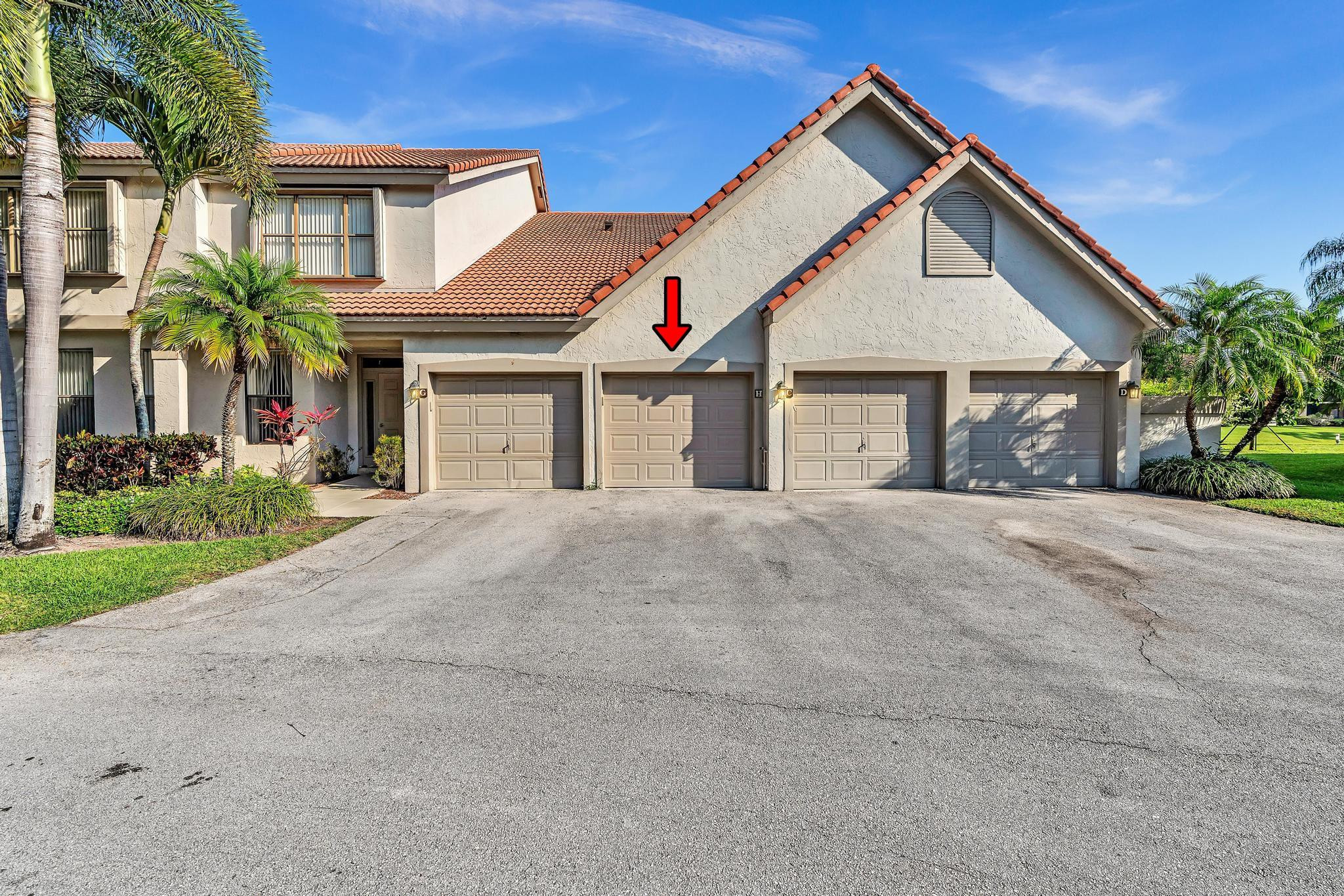 5791 Coach House Circle, Unit H Boca Raton, FL 33486 - Photo 5 of 39 Garage "H"