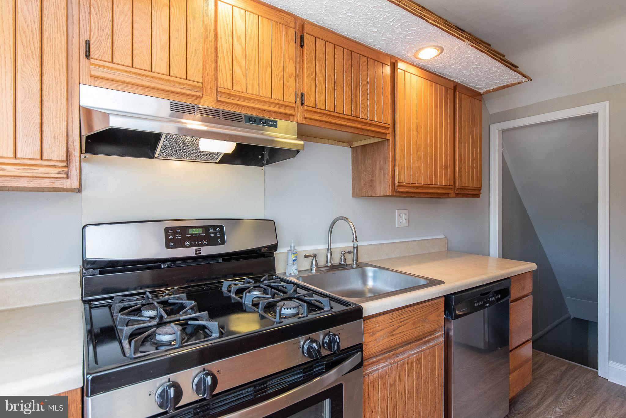 8171 Kavanagh Road Baltimore, MD 21222 - Photo 11 of 30 Kitchen