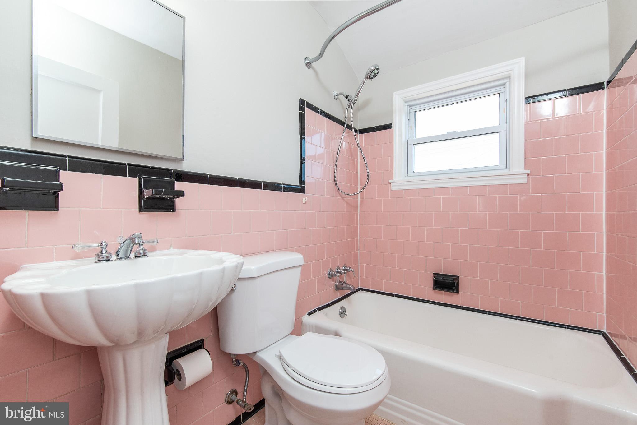 8171 Kavanagh Road Baltimore, MD 21222 - Photo 20 of 30 Bath