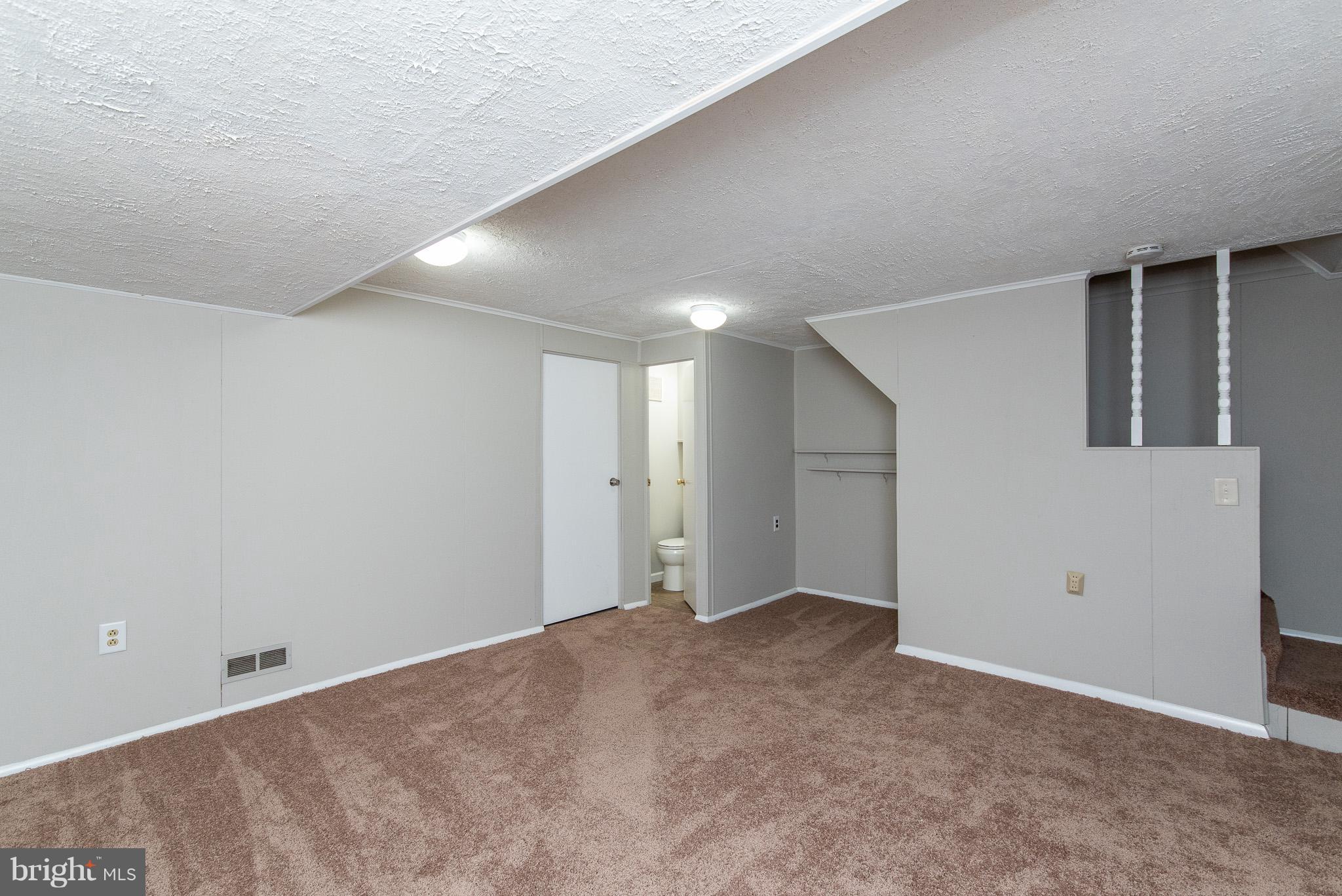 8171 Kavanagh Road Baltimore, MD 21222 - Photo 24 of 30 Family Room
