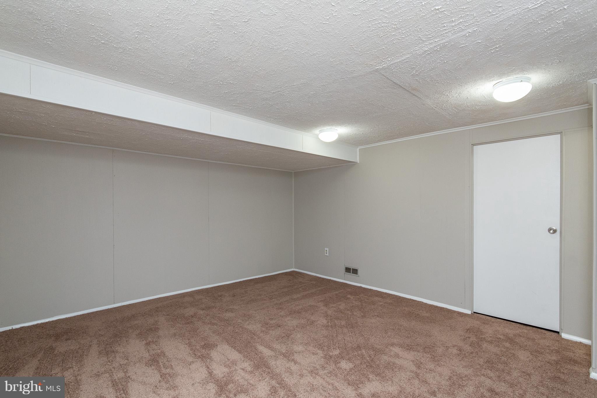 8171 Kavanagh Road Baltimore, MD 21222 - Photo 25 of 30 Family Room