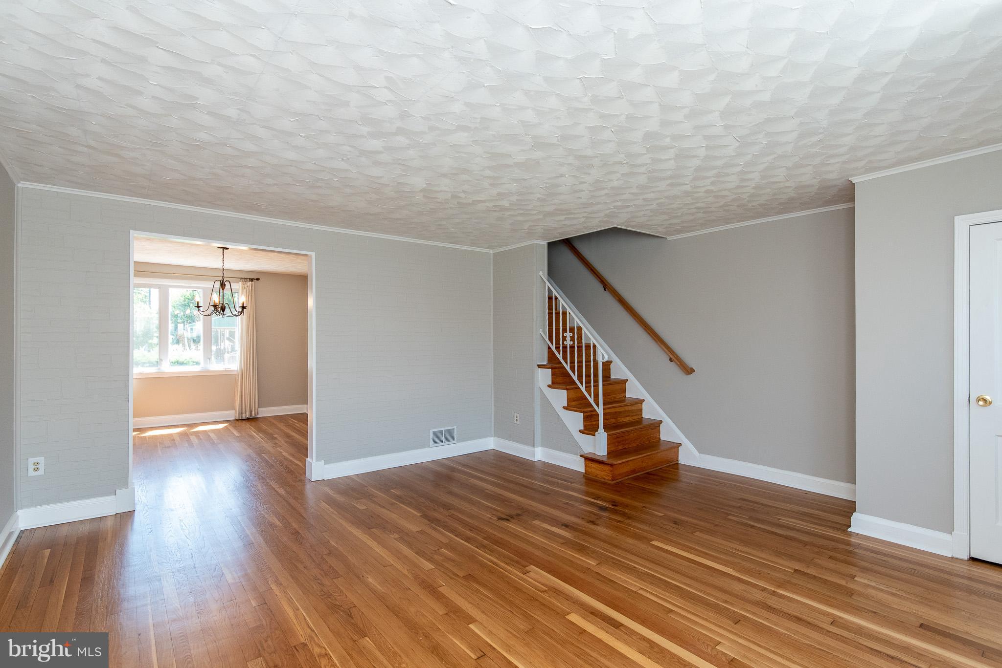 8171 Kavanagh Road Baltimore, MD 21222 - Photo 4 of 30 Living Room