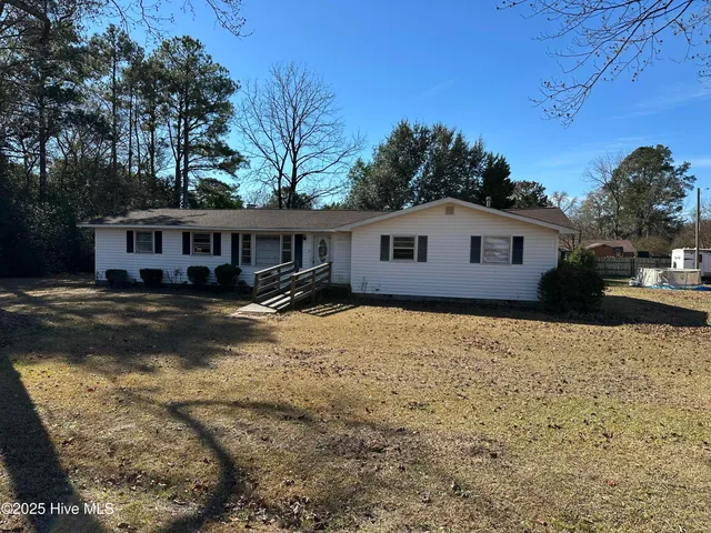 $179,900 | 17180 Barnes Drive, Laurinburg, NC 28352