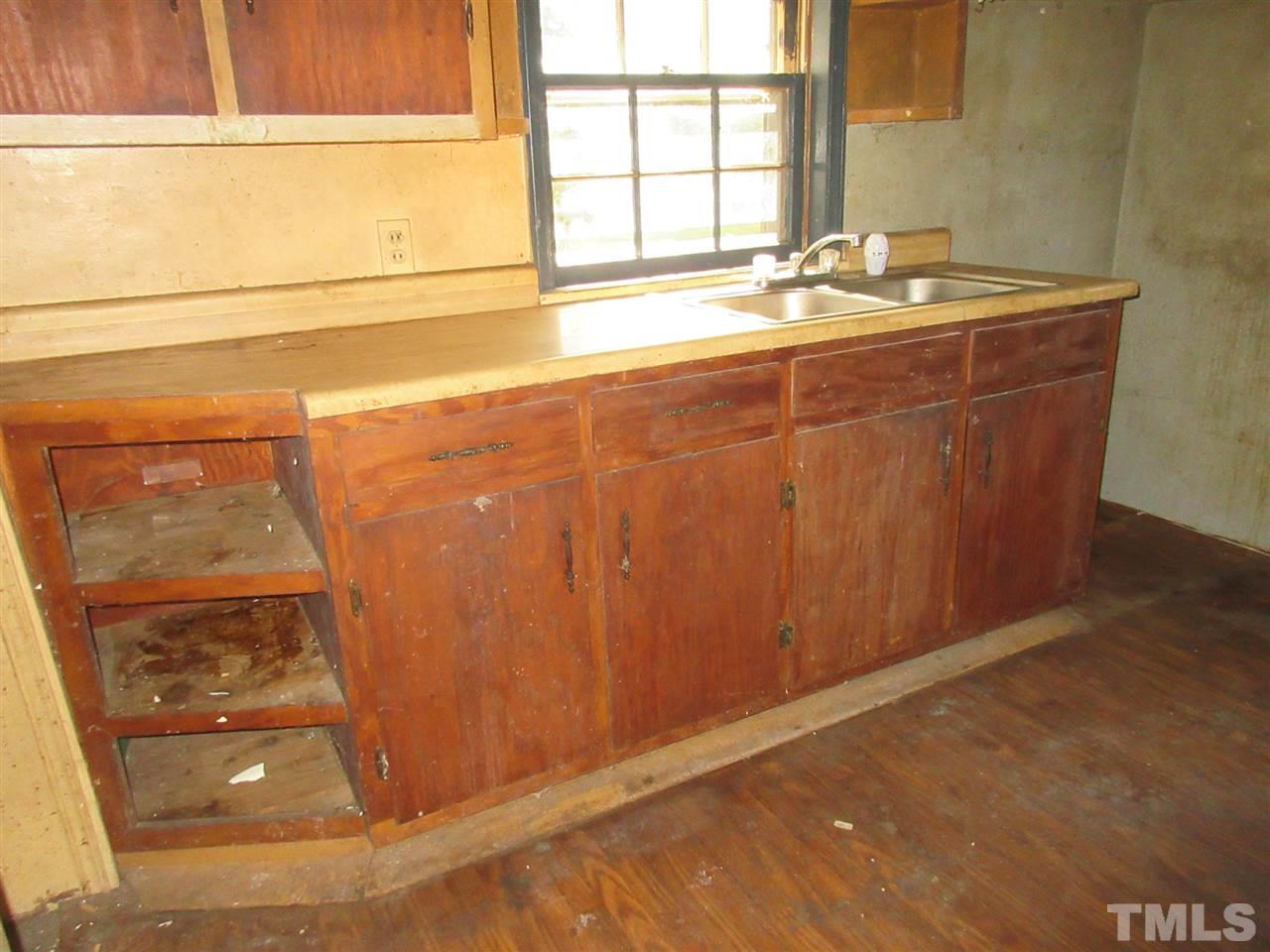 1134 Thompson Road Durham, NC 27704 - Photo 10 of 15 Gallery Image 10