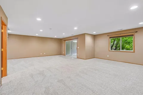 $324,900 | 464 Meadow Lane, Norwood Young America, MN 55397