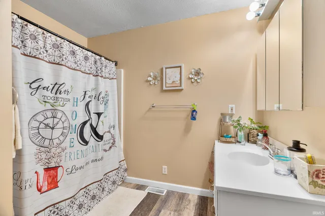 $285,000 | 5790 East Glenn Arrow Drive, Monticello, IN 47960