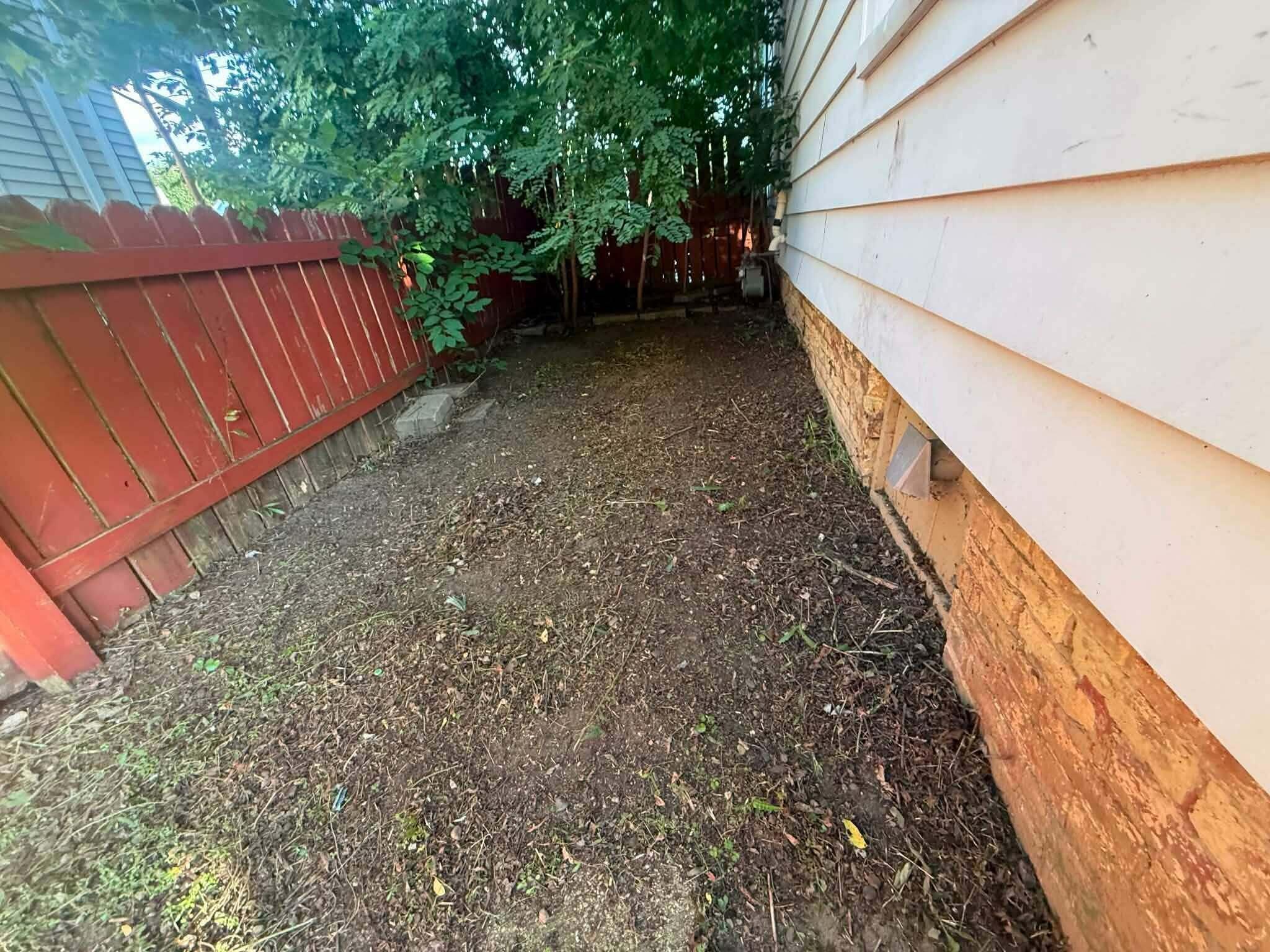 2042 Carmel Avenue Racine, WI 53405 - Photo 10 of 11 54cd9542-238b-426f-8f31-4590c8ea197d