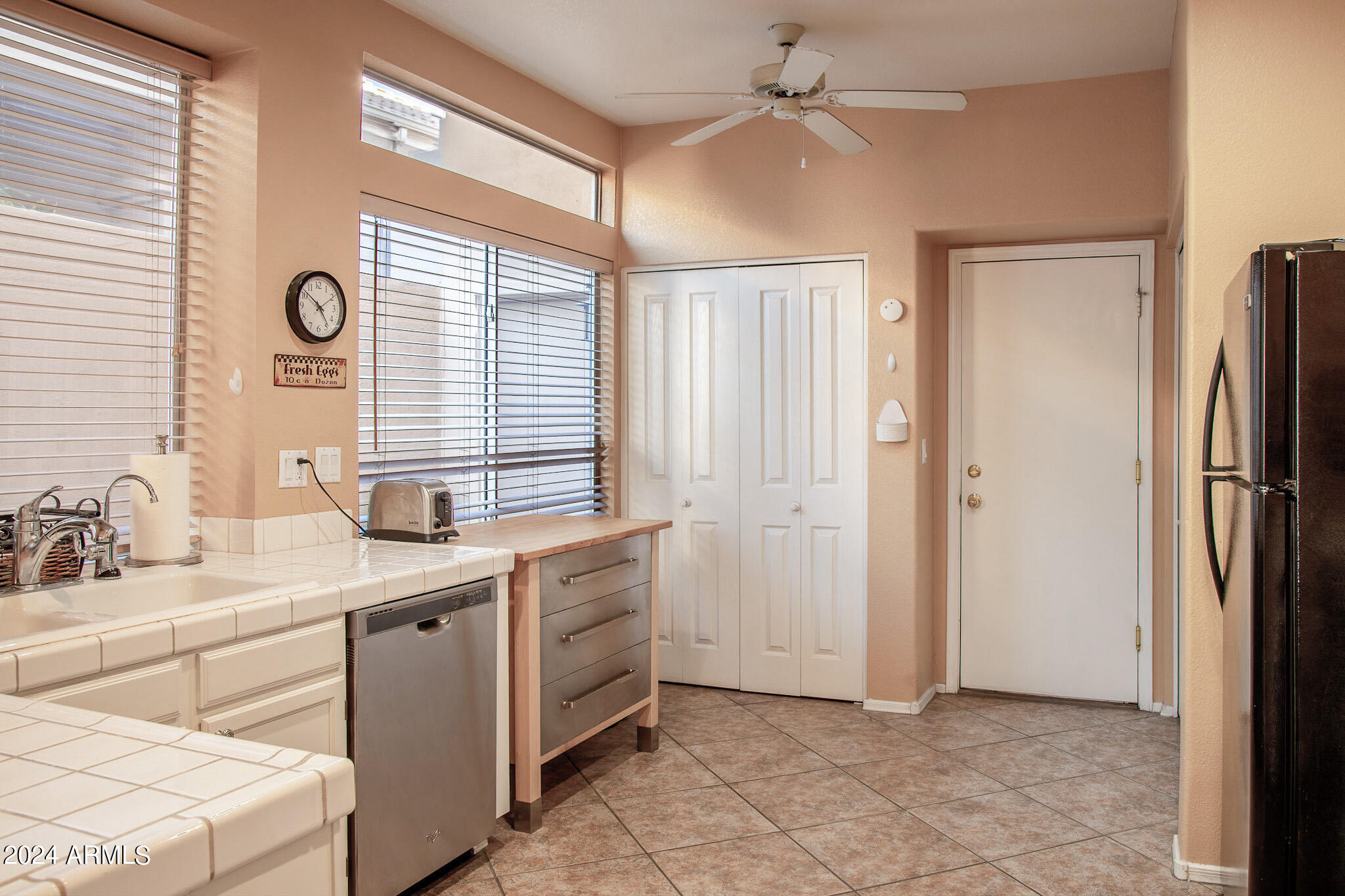 1136 East Hiddenview Drive Phoenix, AZ 85048 - Photo 11 of 33 1136 East Hiddenview Dr-11