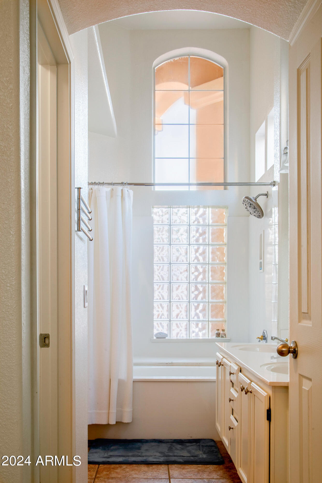 1136 East Hiddenview Drive Phoenix, AZ 85048 - Photo 13 of 33 1136 East Hiddenview Dr-13