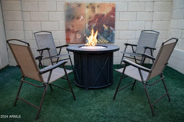 $3,500 | 1136 East Hiddenview Drive, Phoenix, AZ 85048