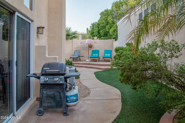 $3,500 | 1136 East Hiddenview Drive, Phoenix, AZ 85048