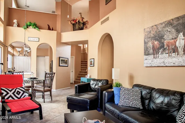 $3,500 | 1136 East Hiddenview Drive, Phoenix, AZ 85048