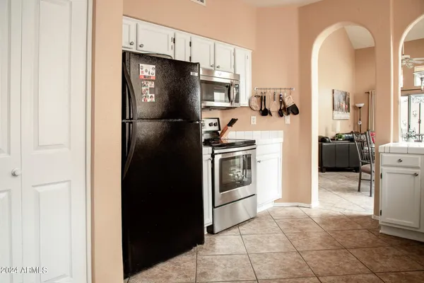 $3,500 | 1136 East Hiddenview Drive, Phoenix, AZ 85048