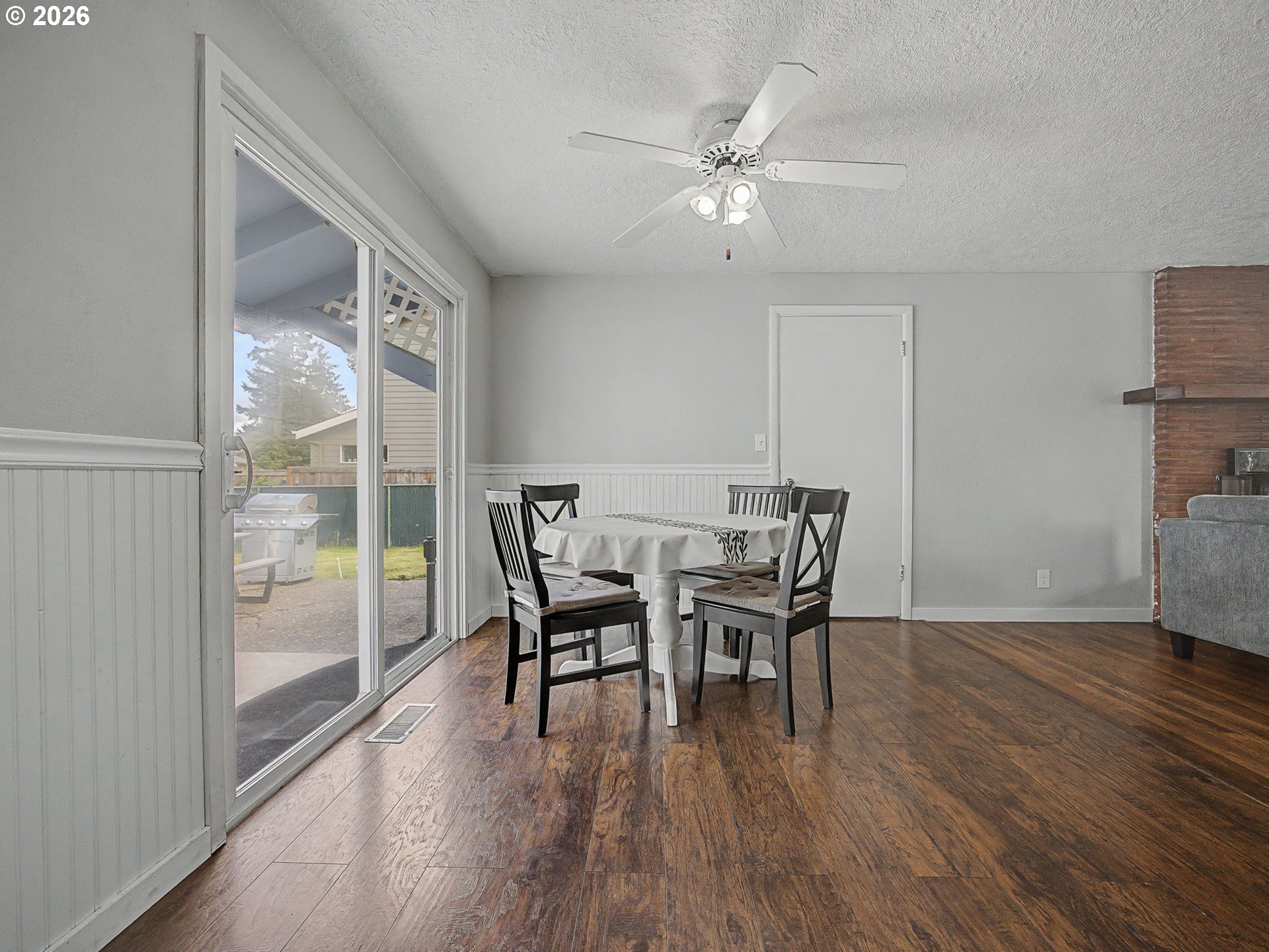 8695 Southeast Roots Road Clackamas, OR 97015 - Photo 4 of 40