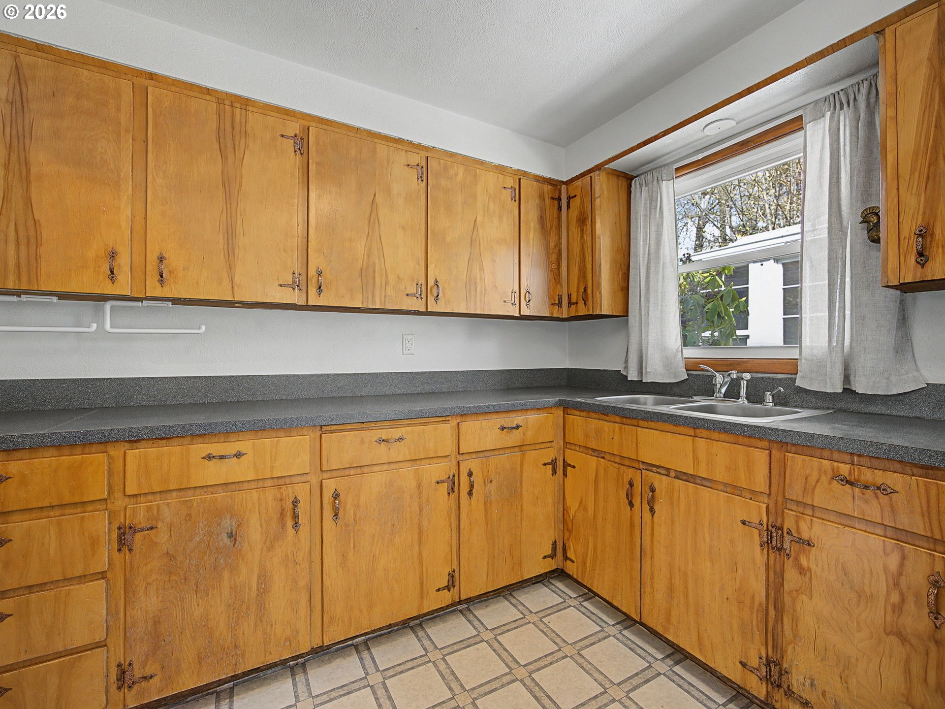 8695 Southeast Roots Road Clackamas, OR 97015 - Photo 6 of 40