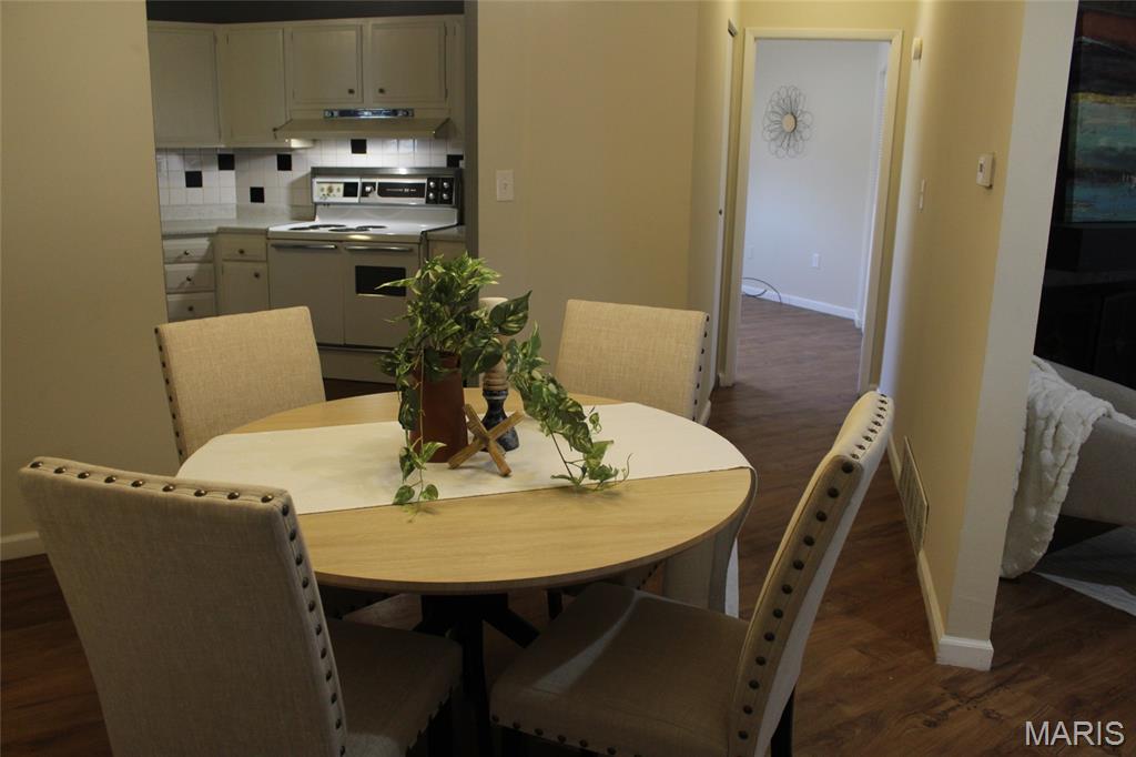 5003 Cavalier Court Godfrey, IL 62035 - Photo 6 of 46