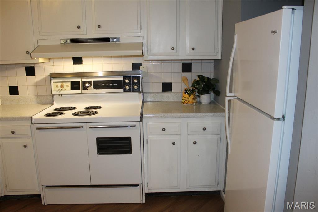 5003 Cavalier Court Godfrey, IL 62035 - Photo 10 of 46