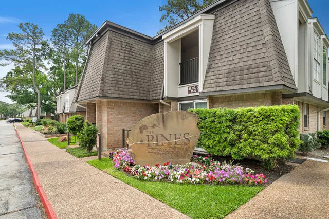 $2,450 | 12633 Memorial Drive, Unit 83, Houston, TX 77024