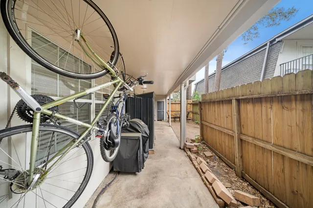 $2,450 | 12633 Memorial Drive, Unit 83, Houston, TX 77024