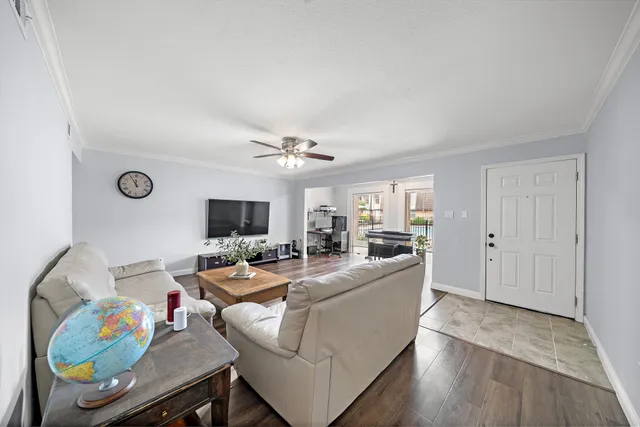 $2,450 | 12633 Memorial Drive, Unit 83, Houston, TX 77024