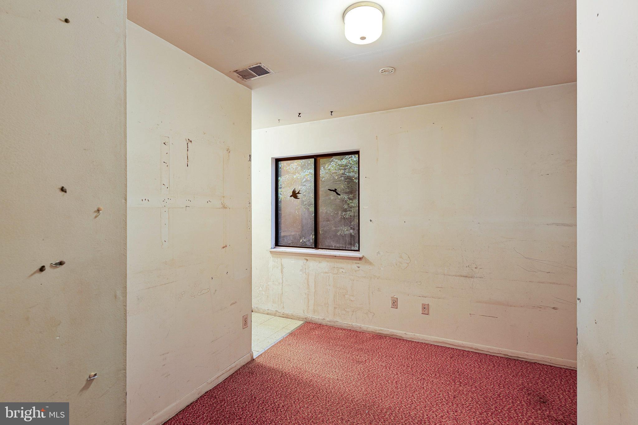 10400 Hampton Road Fairfax Station, VA 22039 - Photo 31 of 53 a view of a small space