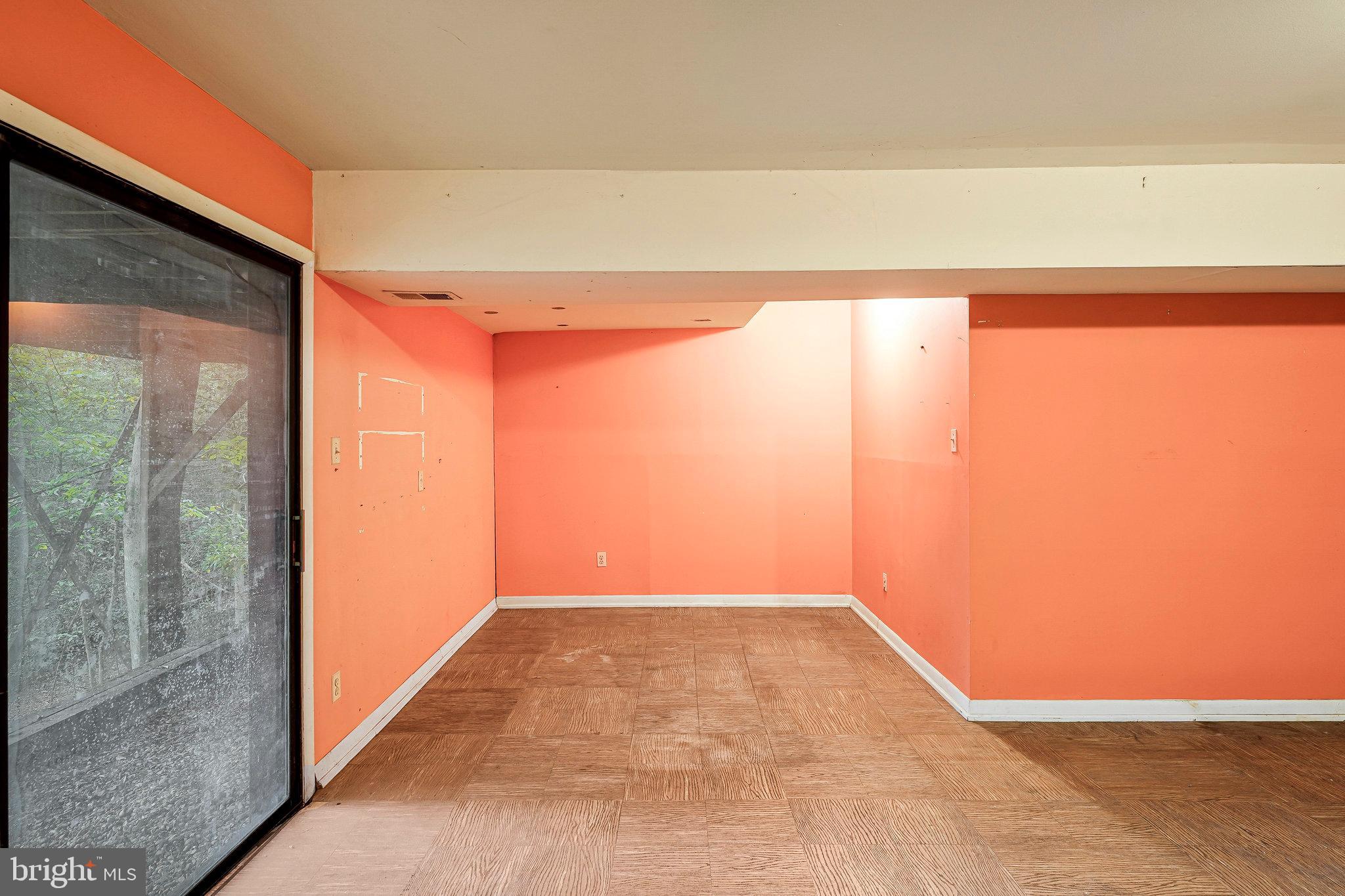 10400 Hampton Road Fairfax Station, VA 22039 - Photo 36 of 53 a view of empty room with window