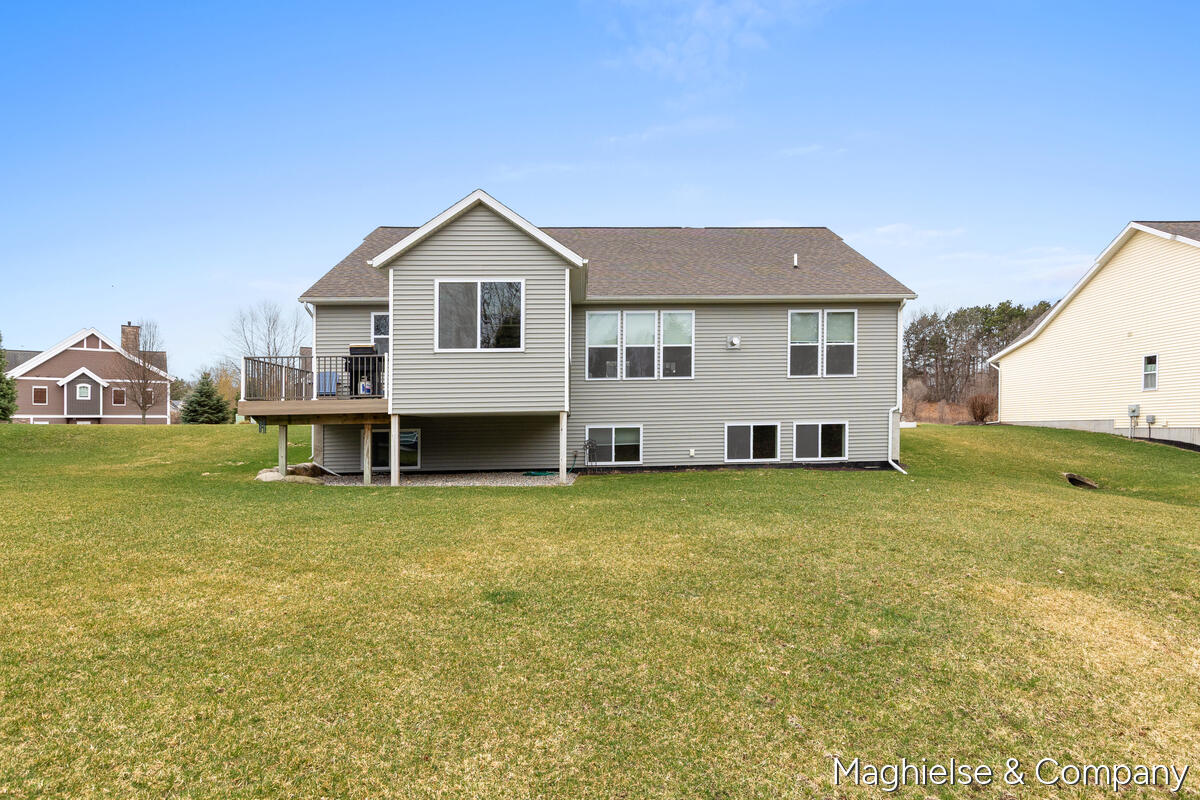 8374 Rose Ridge Drive, Unit 70 Rockford, MI 49341 - Photo 30 of 38