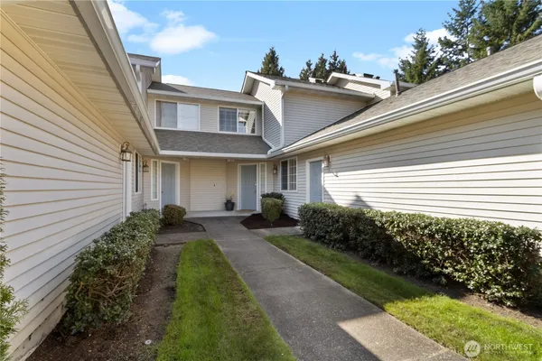 $405,000 | 1921 South 368th Place, Unit 1004, Federal Way, WA 98003