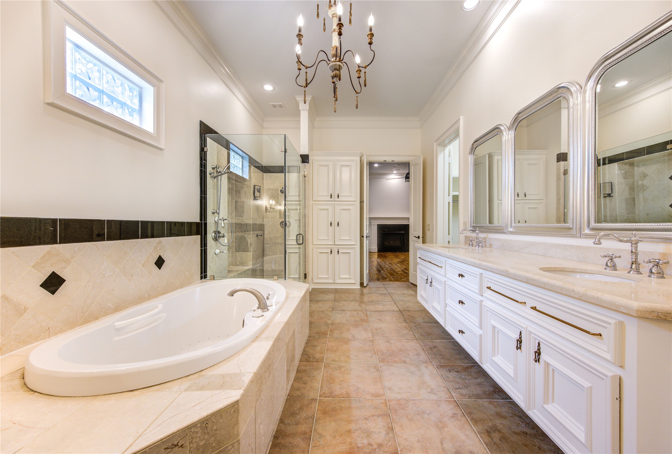 4615 Laurel Street Bellaire, TX 77401 - Photo 12 of 48 Another view of the primary bathroom